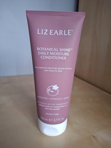 Liz earle botanical shine - liz,