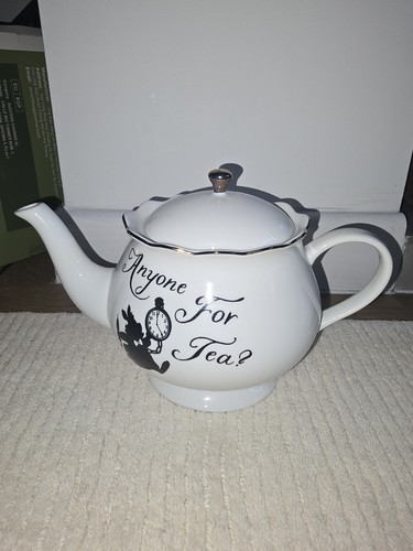 Alice wonderland teapot - in,