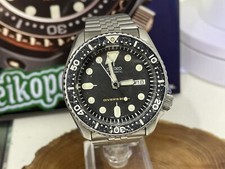 Seiko Men's Black Watch - SKX007 Classic Automatic Diver Watch 7S26 Movement