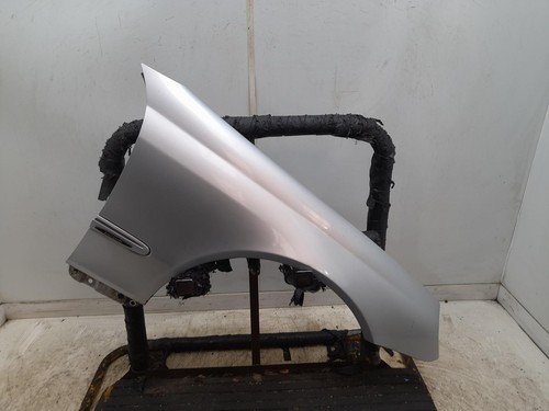 Mercedes clk right - front, wing