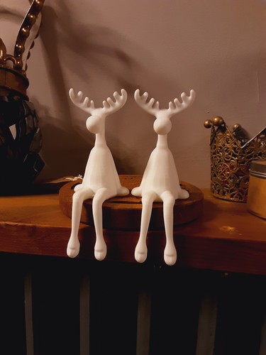 Reindeer sitting side 3d - reindeer,