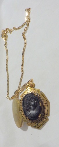 Victorian 1800 locket jet - ,
