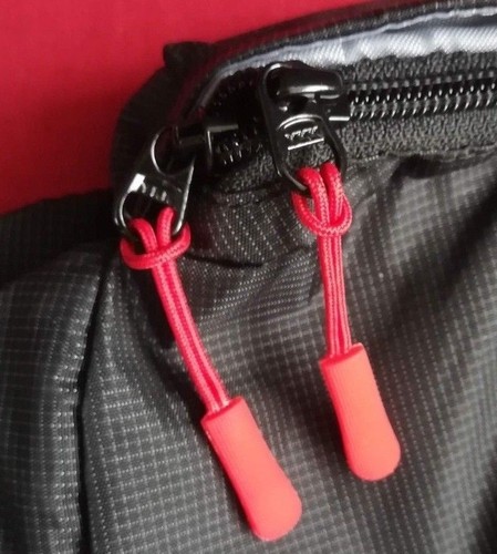 Red zipper zip tag puller - red,