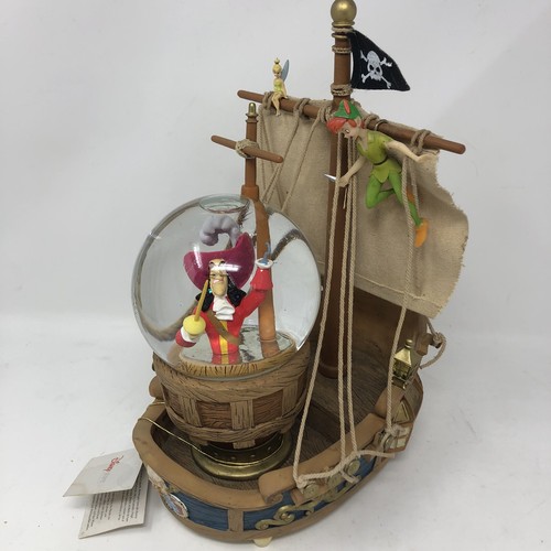 Disney snow globe peter - disney,