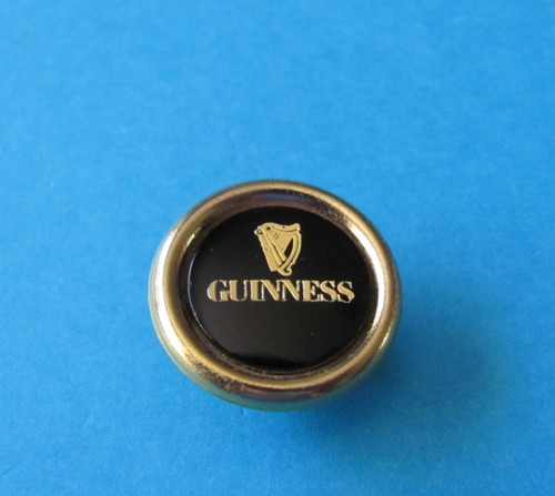 Small guinness pin badge - guinness,