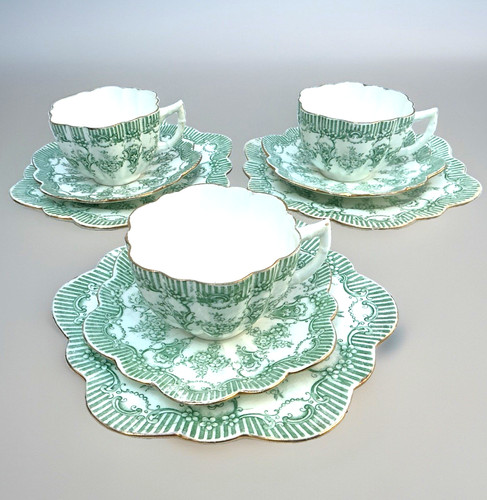 Three antique daisy shape - three,
