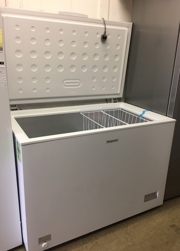 Hotpoint chest freezer 308l - freezer,
