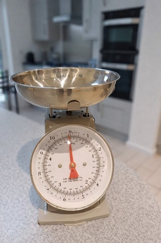 Traditional kitchen weighing - traditional,