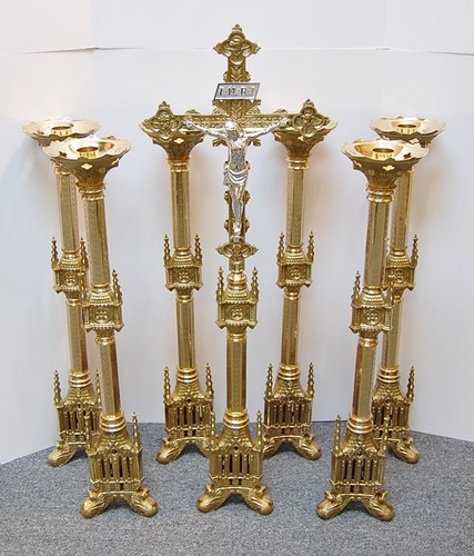 Ornate gothic brass altar - 6,