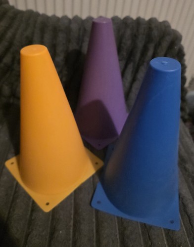 Play games plastic cones - 3,