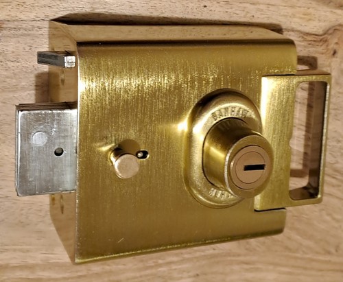 Banham l2000 outward opening - banham,