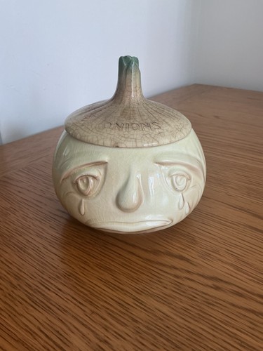 Sylvac crying onion pot - crying, with