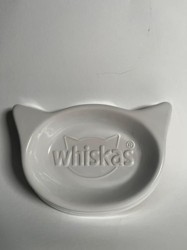 Whiskas cat white feeding