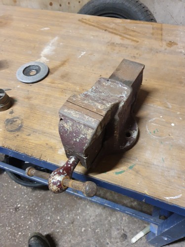 Record bench vice - 83,
