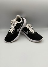 Size 9.5 - Nike Revolution 6