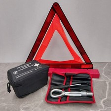 BMW 7 SERIES G11 G12 HAZARD/WARNING TRIANGLE FIRST AID KIT TOWING HOOK