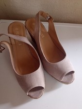 Ladies wedge sandals