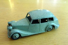 Vintage Dinky/Meccano No.40B / 151 TRIUMPH 1800 SALOON CAR 1948