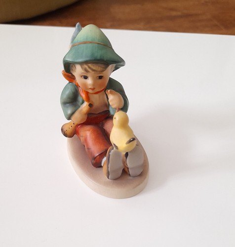 Goebel hummel figurine - figurine,