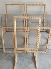 FRAME/LOOM TO MAKE POM POM