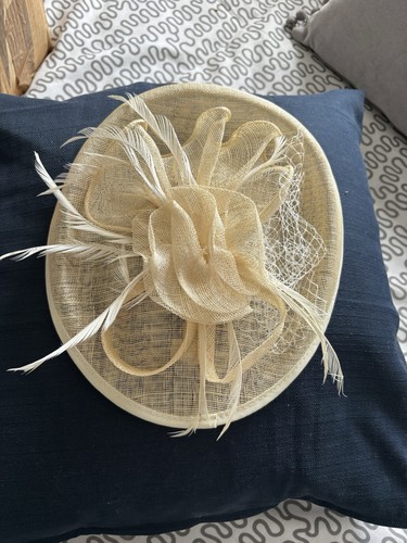 Ladies teardrop disc headband