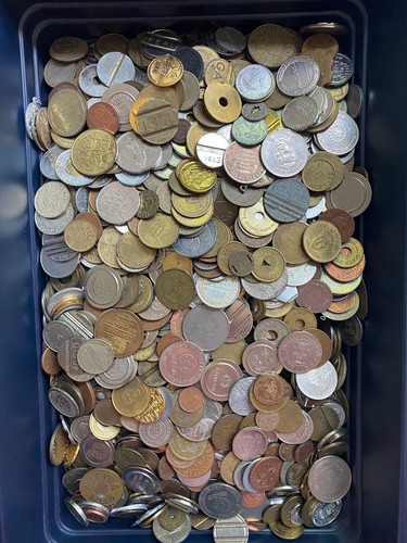Job lot world - a), tokens