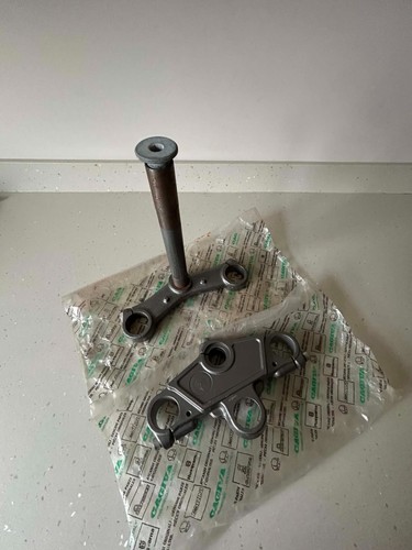 Marzocchi 35mm nos yokes - yokes, with