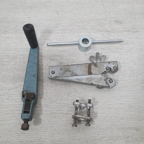 Pyrotenax stripping crimping - stripping,