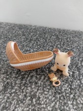 Sylvanian Families Carry Case Series Baby And Wicker Moses Basket