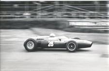 VANWALL VW14 OF JOHN SURTEES 1961 B/W PHOTOGRAPH