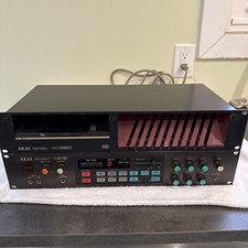 AKAI S612 MIDI Digital Sampler