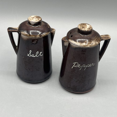Salt and pepper shakers - pepper,