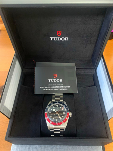 Tudor black bay gmt - black,