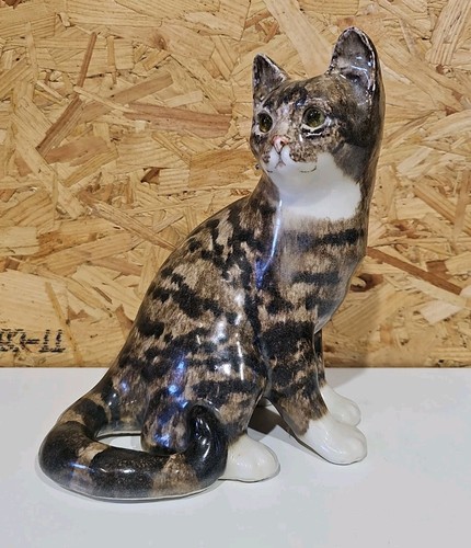 Large size winstanley cat - size,