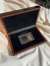 Black Glossy Sovereign Gold