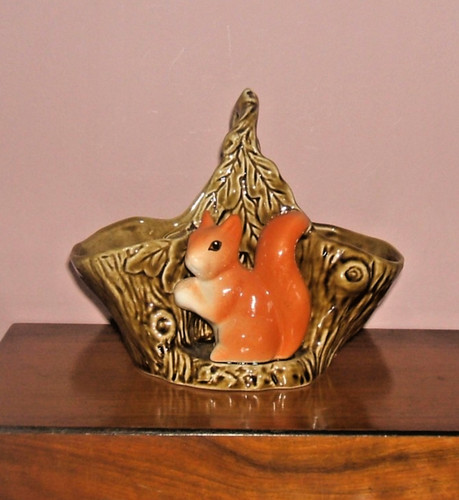 Sylvac woodland handled posy - woodland,