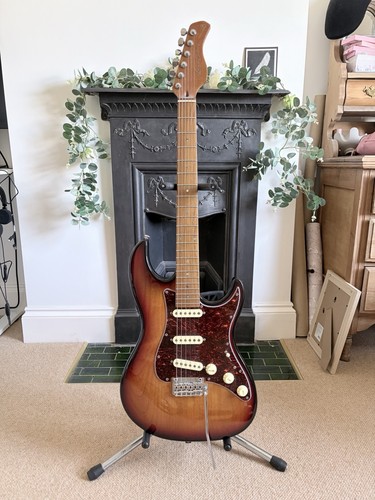 Sire larry carlton - carlton, s7
