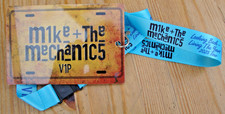 Mike And The Mechanics Looking