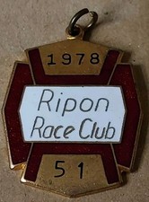 1978 RIPON RACE CLUB Members Enamel Badge, Horse Racing Memorabilia, Ephemera 