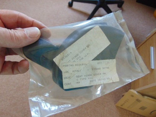 Type jaguar seat hinge cover - e,