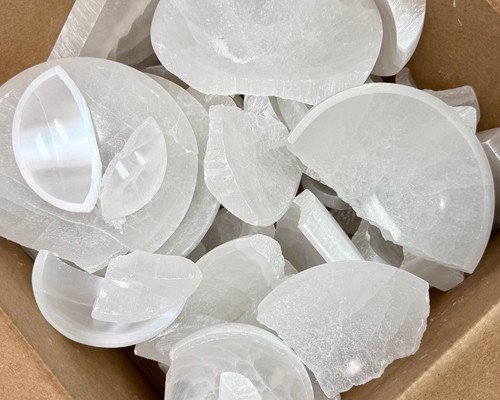 Broken selenite bowls box - selenite,