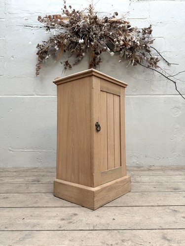 Antique oak bedside unit - antique,