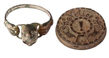 Masonic Ring Skull in hands