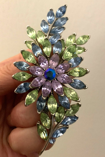 Exquisite vintage crown - exquisite,