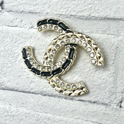 Vintage chanel button - chanel, style