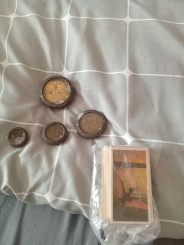 Old brass weights - old, x