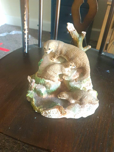 Otter family resin collectable - family,