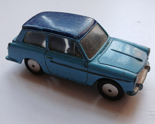 Corgi 216 austin a40 saloon - 216,