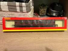 Hornby R4130a LMS Composite Coach No. 4000
