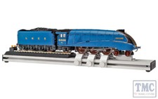 R8211 Hornby OO Gauge Rolling
